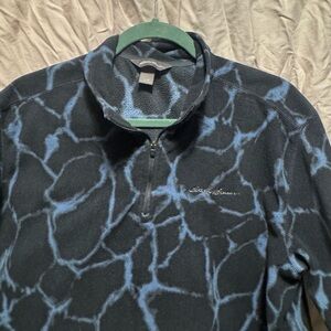 Eddie Bauer Black and Gray Patterned Fleece